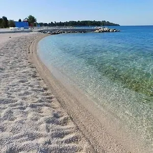 https://apartment-madis.pula-hotels.org
